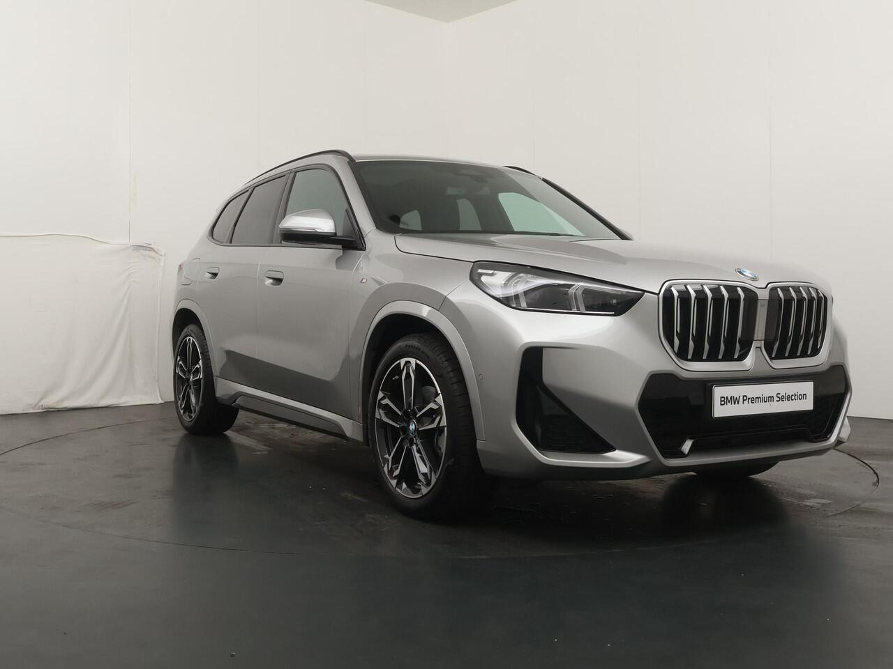 BMW X1 sDrive18i | M-Sportpakket | Driving Assistant Plus | Trekhaak | Comfort Access | 19'' |