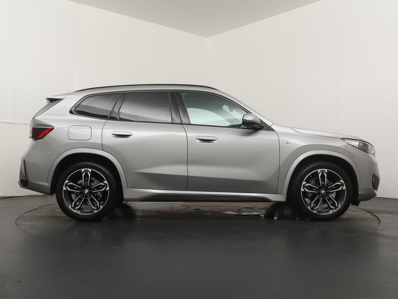 BMW X1 sDrive18i | M-Sportpakket | Driving Assistant Plus | Trekhaak | Comfort Access | 19'' |