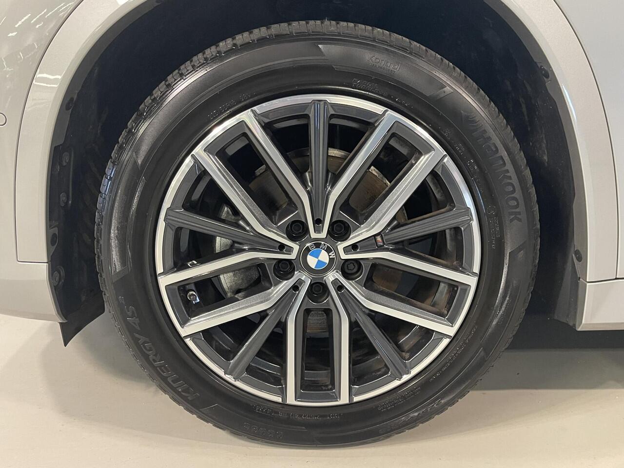 BMW X1 sDrive18i M Sport Shadow Line 18"/Sportstoelen/Keyless/Alarm/Adaptief LED/Stoelverwarming/Camera/Elektrisch klep