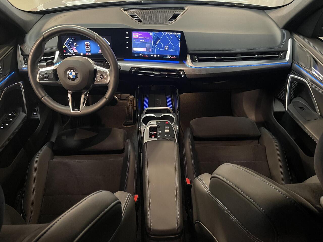 BMW X1 sDrive18i M Sport Shadow Line 18"/Sportstoelen/Keyless/Alarm/Adaptief LED/Stoelverwarming/Camera/Elektrisch klep