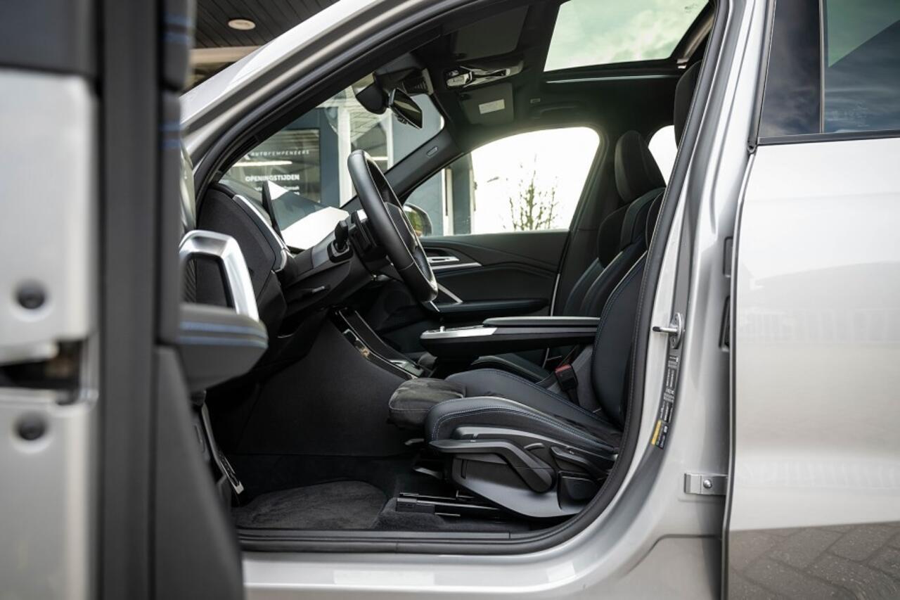 BMW X1 25e xDrive M Sport | Panorama | Shadow | ACC | 360° Camera | Head-Up | Adap. led | Stoelverwarming | 19' inch |