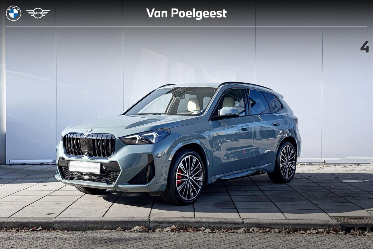 BMW X1 xDrive23i M-Sport Pro Harman Kardon / Head-Up / Parking Assist Plus / Driving Assist Plus / Stoelen Elektrisch / Massage / Stuurwielrandverwarming / Getinte Ramen / 20 Inch