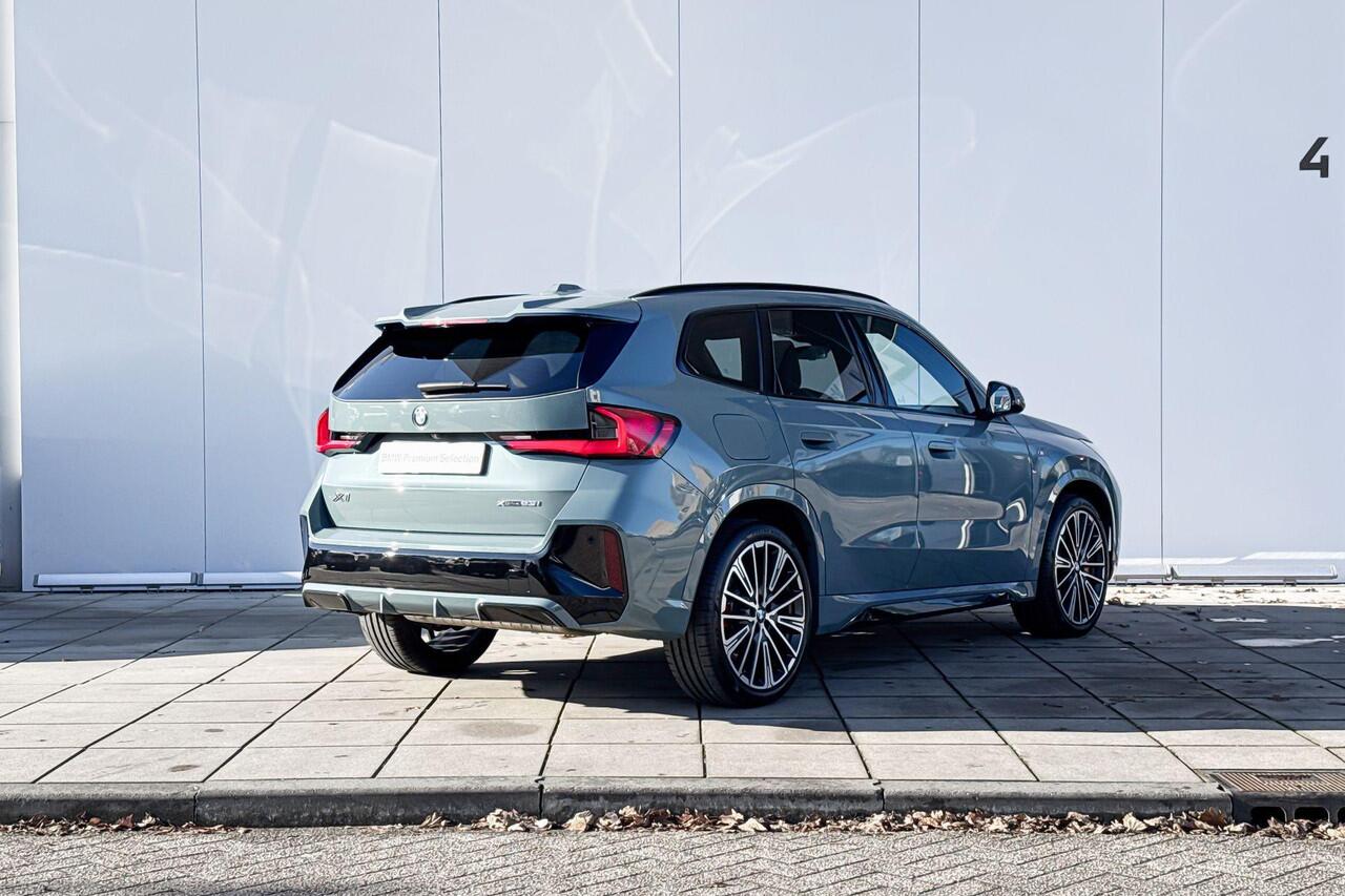 BMW X1 xDrive23i M-Sport Pro Harman Kardon / Head-Up / Parking Assist Plus / Driving Assist Plus / Stoelen Elektrisch / Massage / Stuurwielrandverwarming / Getinte Ramen / 20 Inch