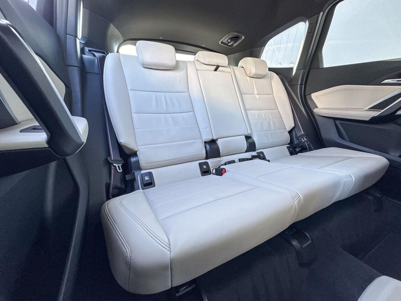 BMW X1 xDrive23i M-Sport Pro Harman Kardon / Head-Up / Parking Assist Plus / Driving Assist Plus / Stoelen Elektrisch / Massage / Stuurwielrandverwarming / Getinte Ramen / 20 Inch