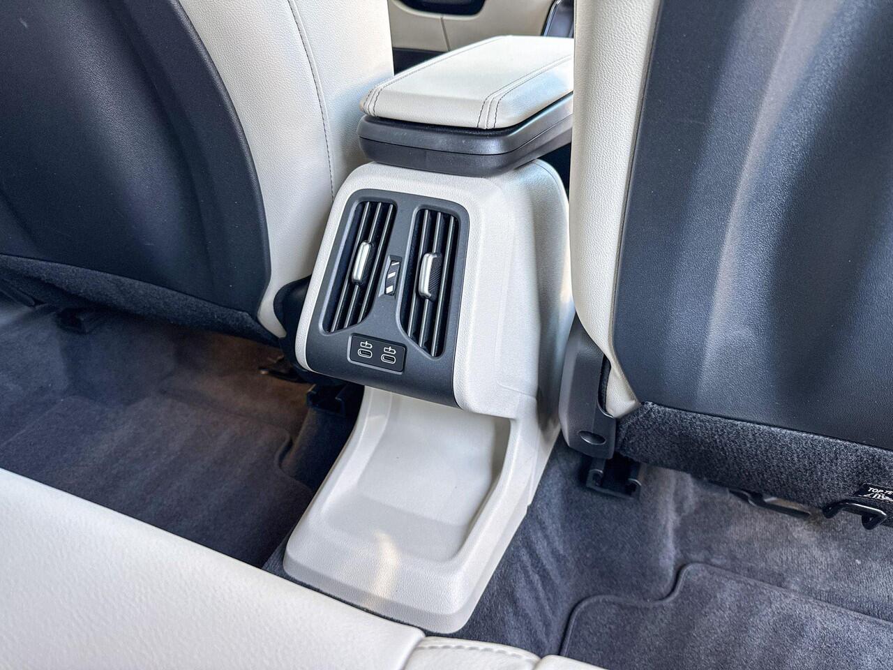 BMW X1 xDrive23i M-Sport Pro Harman Kardon / Head-Up / Parking Assist Plus / Driving Assist Plus / Stoelen Elektrisch / Massage / Stuurwielrandverwarming / Getinte Ramen / 20 Inch