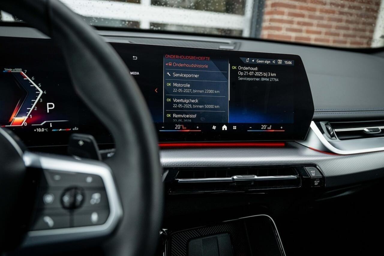 BMW X1 sDrive18i | M-Sport | Maxton | Shadow | Harman/Kardon | Keyless | Sportstoelen | Camera | Adap. led | 19' inch |
