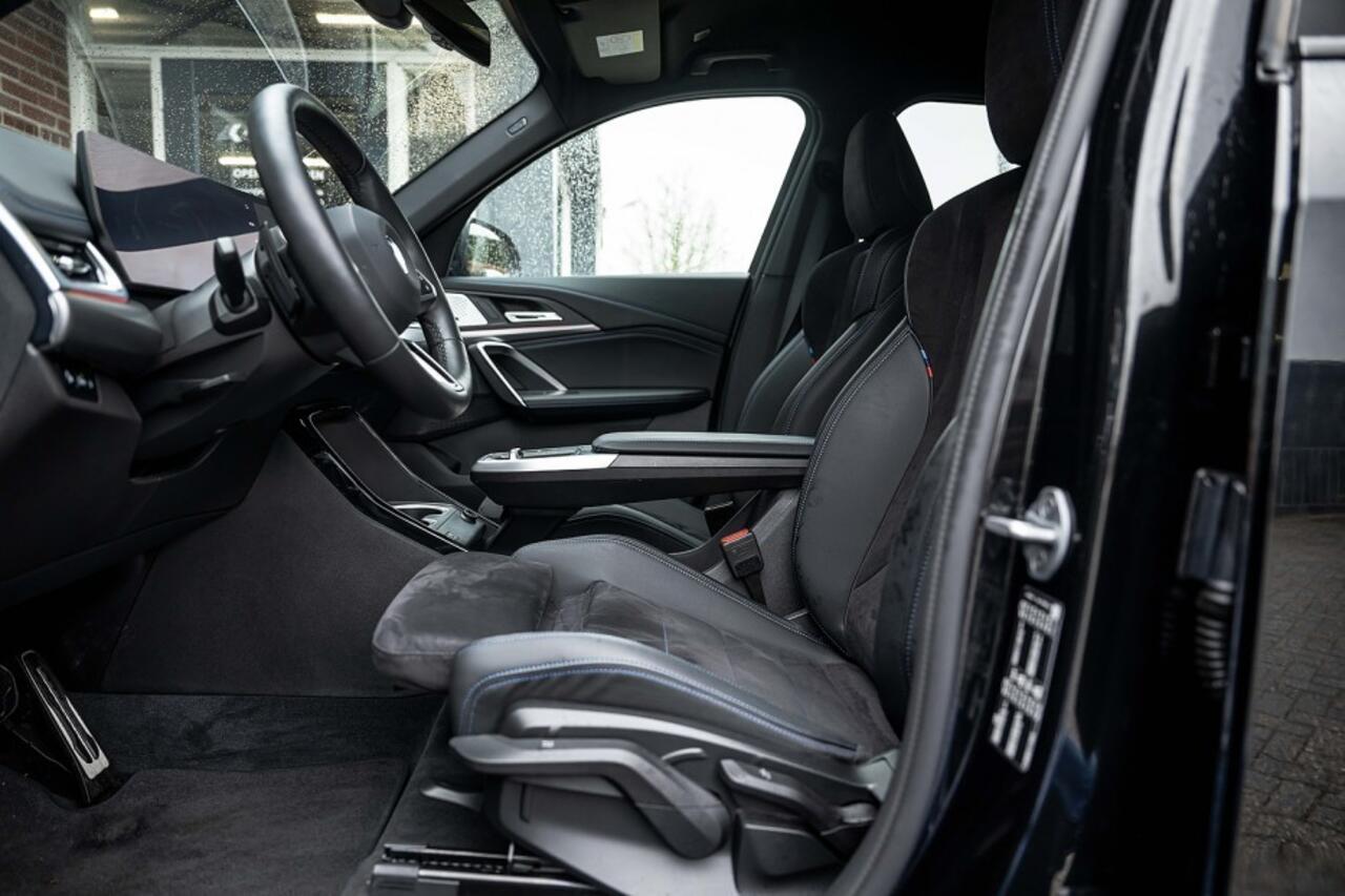 BMW X1 sDrive18i | M-Sport | Maxton | Shadow | Harman/Kardon | Keyless | Sportstoelen | Camera | Adap. led | 19' inch |
