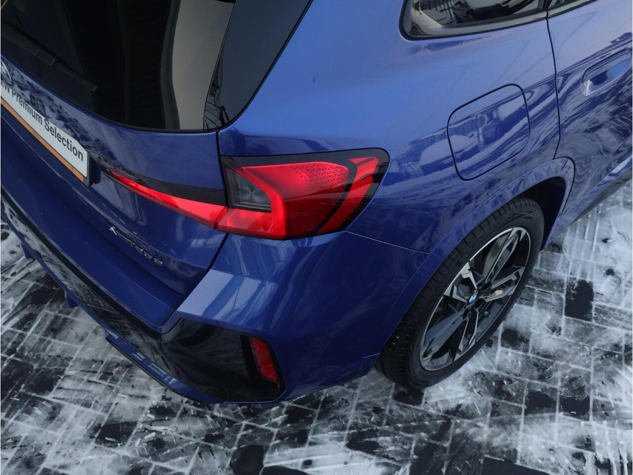 BMW X1 xDrive25e M Sportpakket Pro | Stuurwielrand verwarmd | Comfort Access | Trekhaak | Panoramadak | Stoelverwarming | Driving Assistant Plus | Head-Up | Ekris Selection