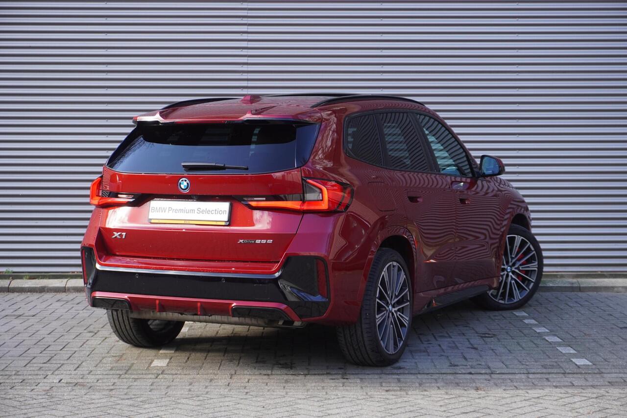 BMW X1 xDrive25e M Sportpakket Pro | Comfort Pack | Trekhaak met elektrisch wegklapbare kogel | Glazen panoramadak | Harman-Kardon sound system | Elektrisch verstelbare stoelen | Ekris Selection