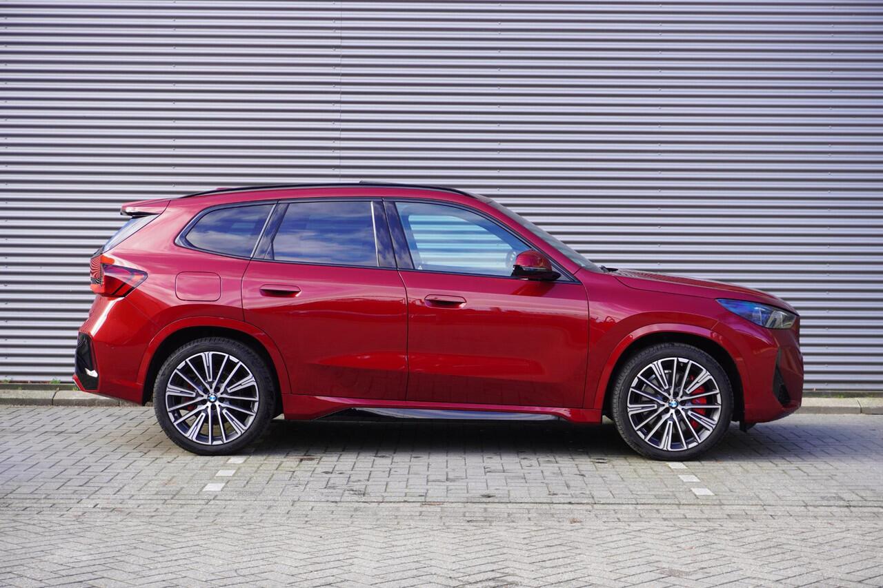 BMW X1 xDrive25e M Sportpakket Pro | Comfort Pack | Trekhaak met elektrisch wegklapbare kogel | Glazen panoramadak | Harman-Kardon sound system | Elektrisch verstelbare stoelen | Ekris Selection