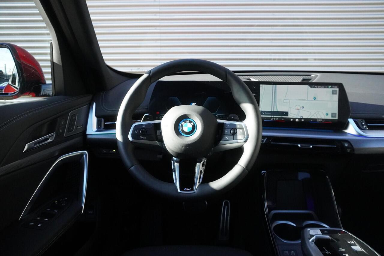 BMW X1 xDrive25e M Sportpakket Pro | Comfort Pack | Trekhaak met elektrisch wegklapbare kogel | Glazen panoramadak | Harman-Kardon sound system | Elektrisch verstelbare stoelen | Ekris Selection