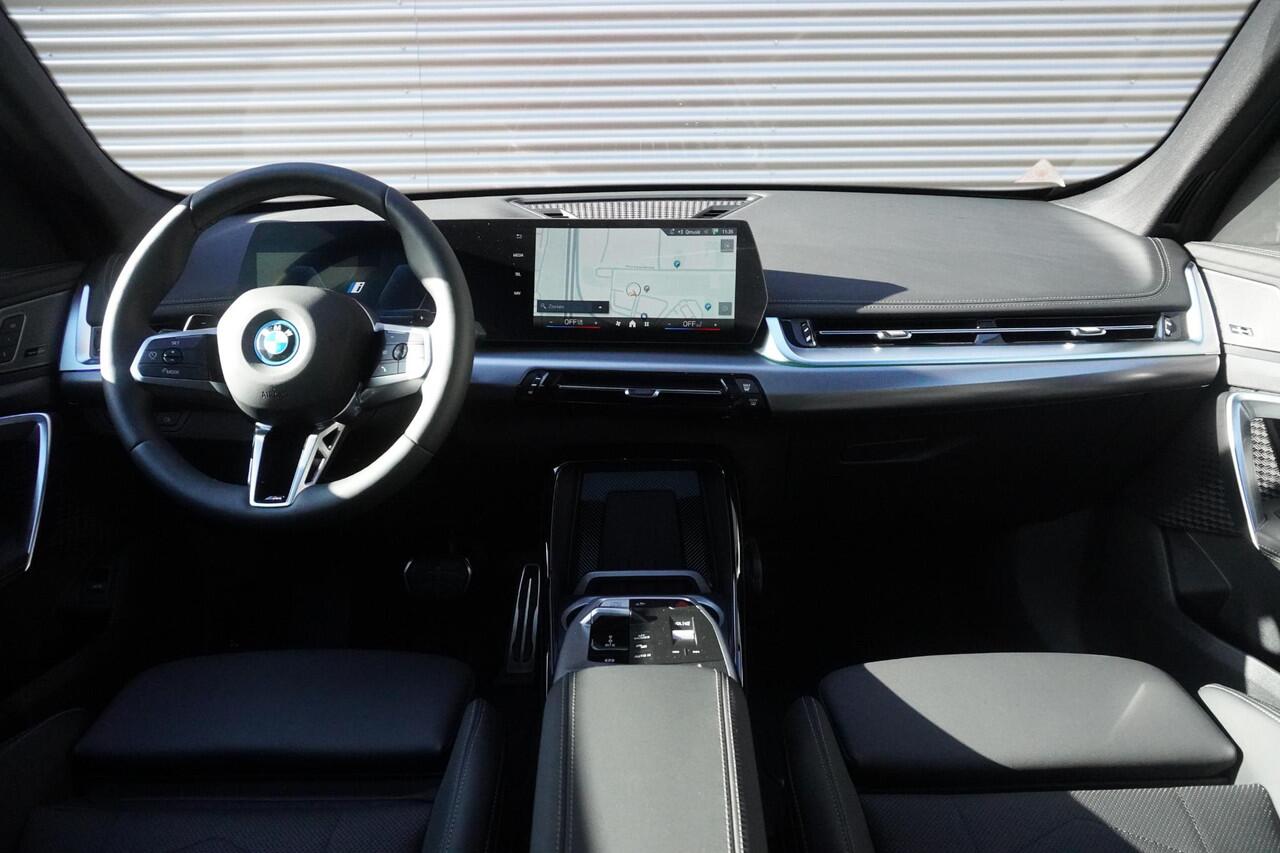 BMW X1 xDrive25e M Sportpakket Pro | Comfort Pack | Trekhaak met elektrisch wegklapbare kogel | Glazen panoramadak | Harman-Kardon sound system | Elektrisch verstelbare stoelen | Ekris Selection