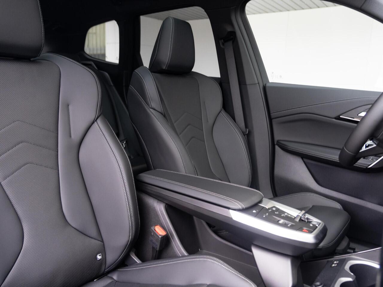 BMW X1 xDrive25e | M Sportpakket | Innovation Pack | Stuurwielrand verwarmd | Comfort Access | Panoramadak | Head-Up Display | Trekhaak | Ekris Selection