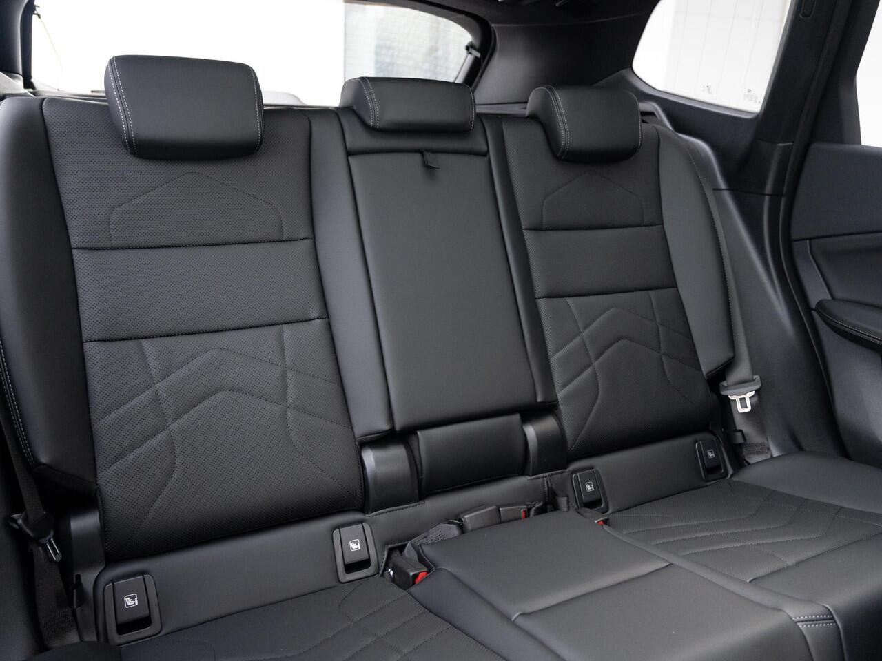 BMW X1 xDrive25e | M Sportpakket | Innovation Pack | Stuurwielrand verwarmd | Comfort Access | Panoramadak | Head-Up Display | Trekhaak | Ekris Selection