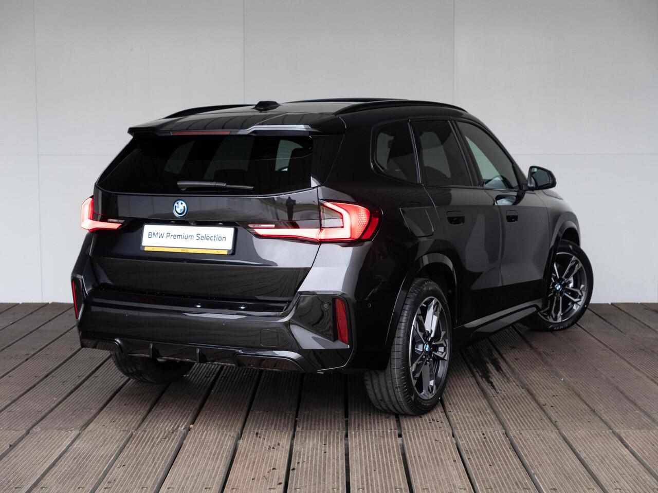 BMW X1 xDrive25e | M Sportpakket | Innovation Pack | Stuurwielrand verwarmd | Comfort Access | Panoramadak | Head-Up Display | Trekhaak | Ekris Selection