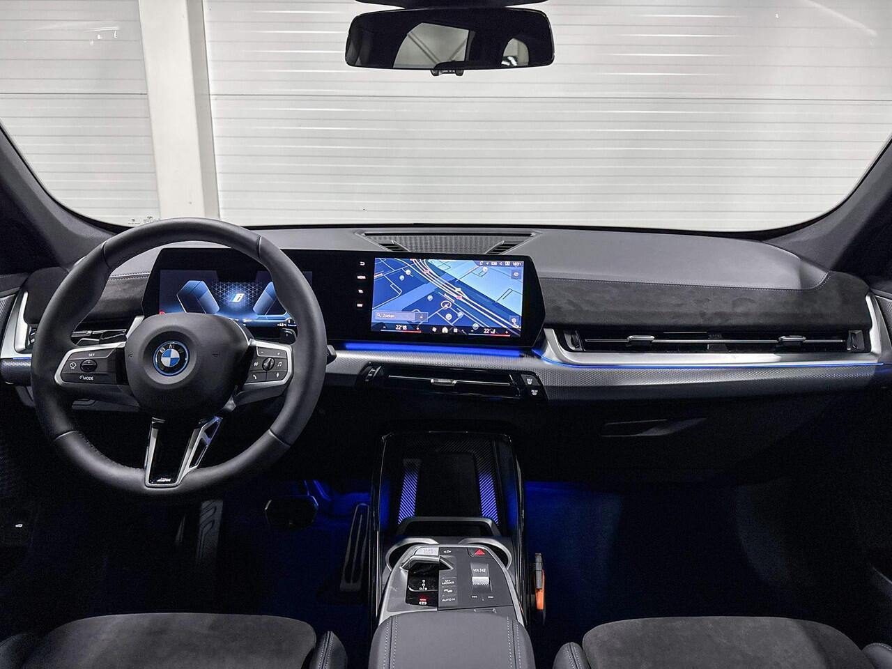 BMW X1 xDrive25e | M-Sport Pro | Travel Pack | Premium Pack | Driving Assistant | Harman/Kardon | Panoramadak | Comfort Access | Trekhaak