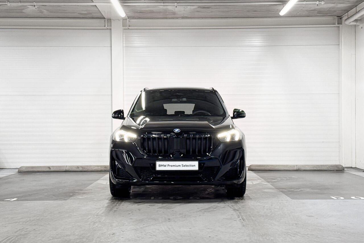 BMW X1 xDrive25e | M-Sport Pro | Travel Pack | Premium Pack | Driving Assistant | Harman/Kardon | Panoramadak | Comfort Access | Trekhaak