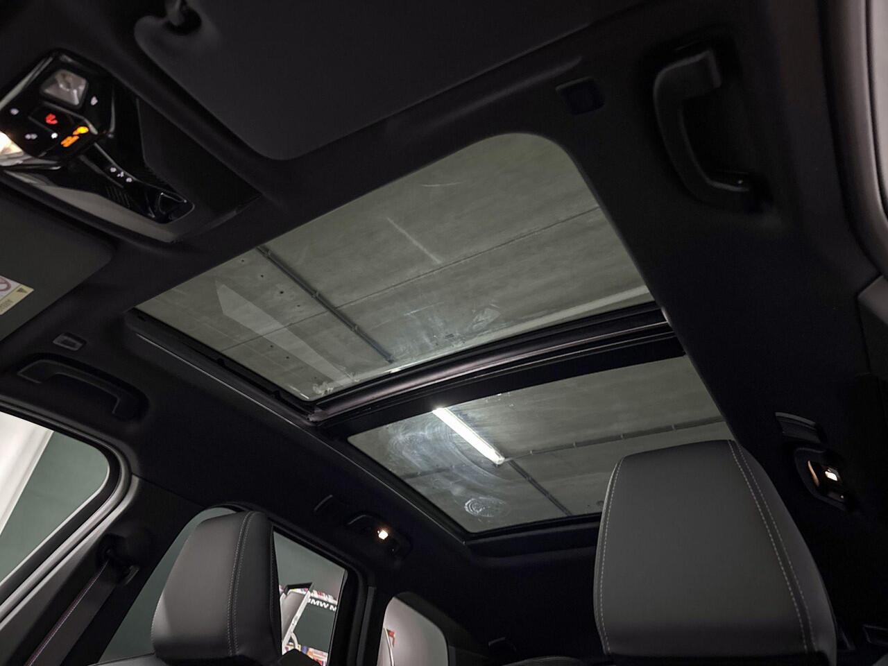 BMW X1 xDrive25e | M-Sport Pro | Travel Pack | Premium Pack | Driving Assistant | Harman/Kardon | Panoramadak | Comfort Access | Trekhaak