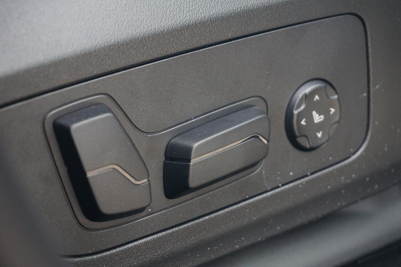 BMW X1 xDrive25e M Sportpakket Pro 19'' | Panoramadak | Trekhaak | Harman Kardon | Elektrisch verstelbare stoelen | Ekris Selection