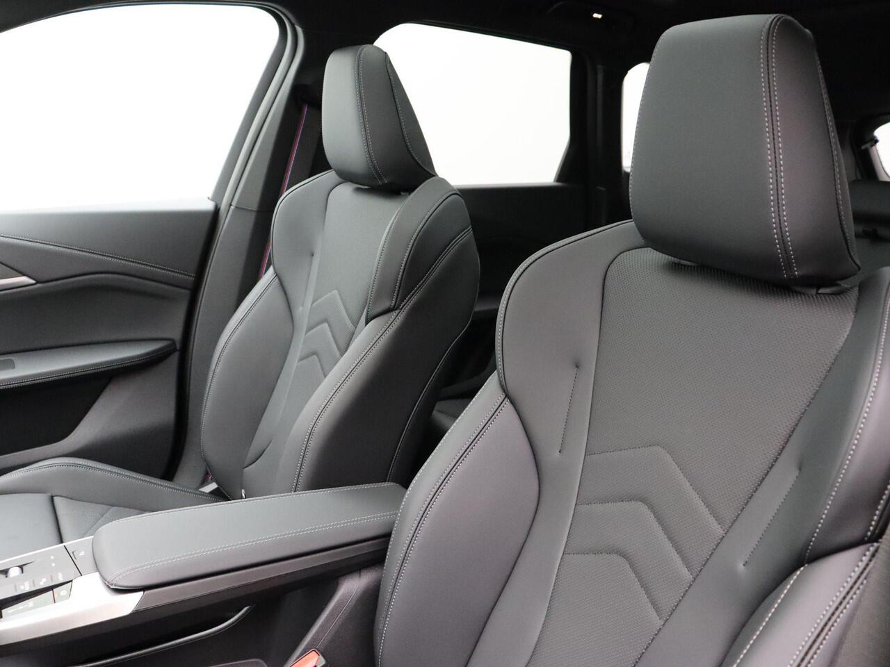 BMW X1 xDrive25e M Sportpakket Pro | Premium Pack | Comfort Pack | Travel Pack | Stuurwielrand Verwarmd | Trekhaak | Panoramadak | Elektrisch verstelbare stoelen | Driving Assistant Plus | Harman Kardon