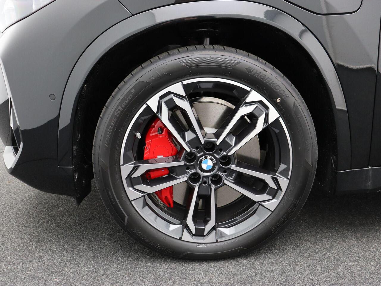 BMW X1 xDrive25e M Sportpakket Pro | Premium Pack | Comfort Pack | Travel Pack | Stuurwielrand Verwarmd | Trekhaak | Panoramadak | Elektrisch verstelbare stoelen | Driving Assistant Plus | Harman Kardon