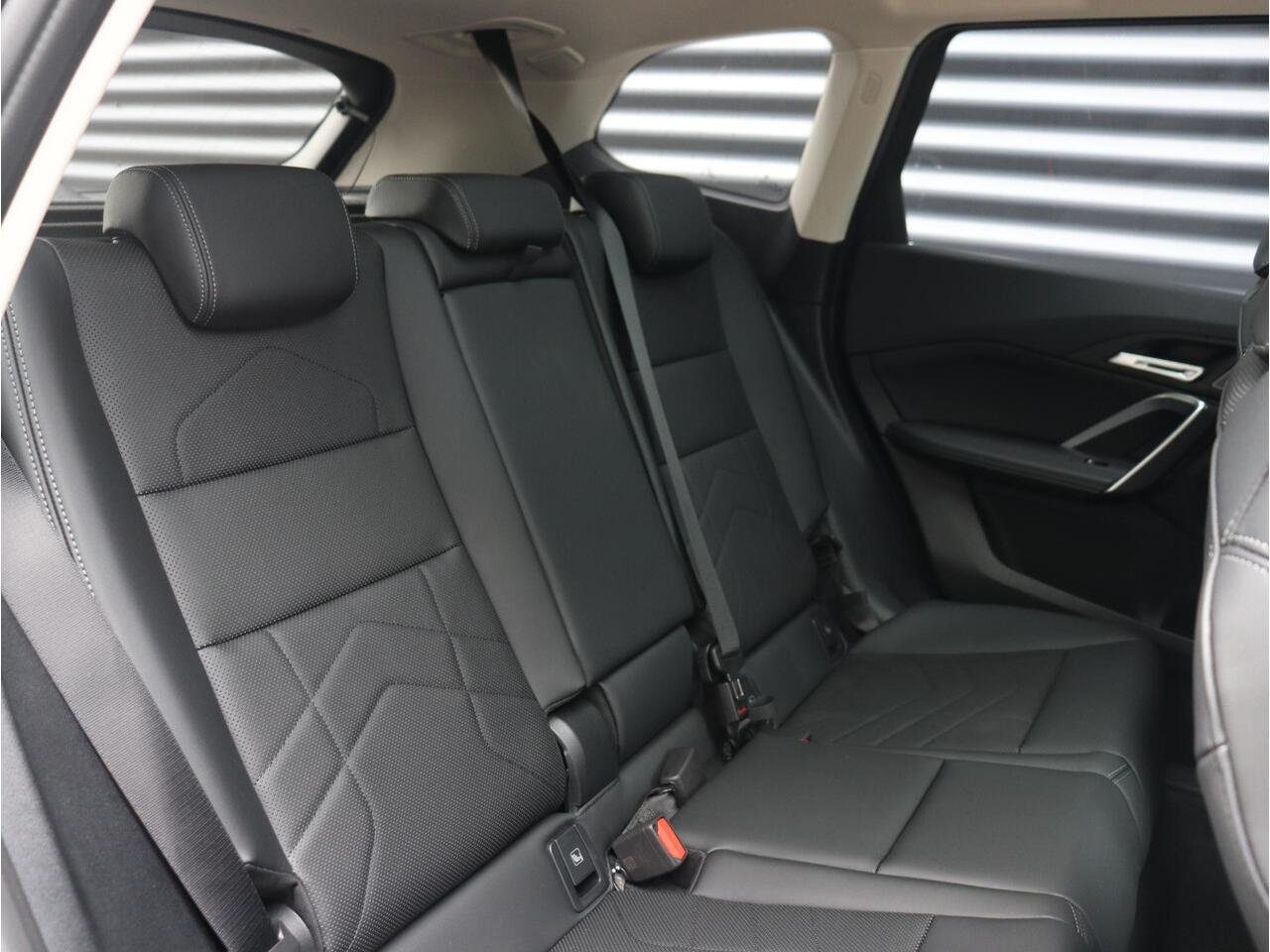 BMW X1 xDrive25e | xLine | Panodak | Head-Up | Trekhaak | Elektr. Stoelen | Driving Assistant Plus | Harman Kardon | Comfort Access | Parking Assistant Plus | 20'' LMV