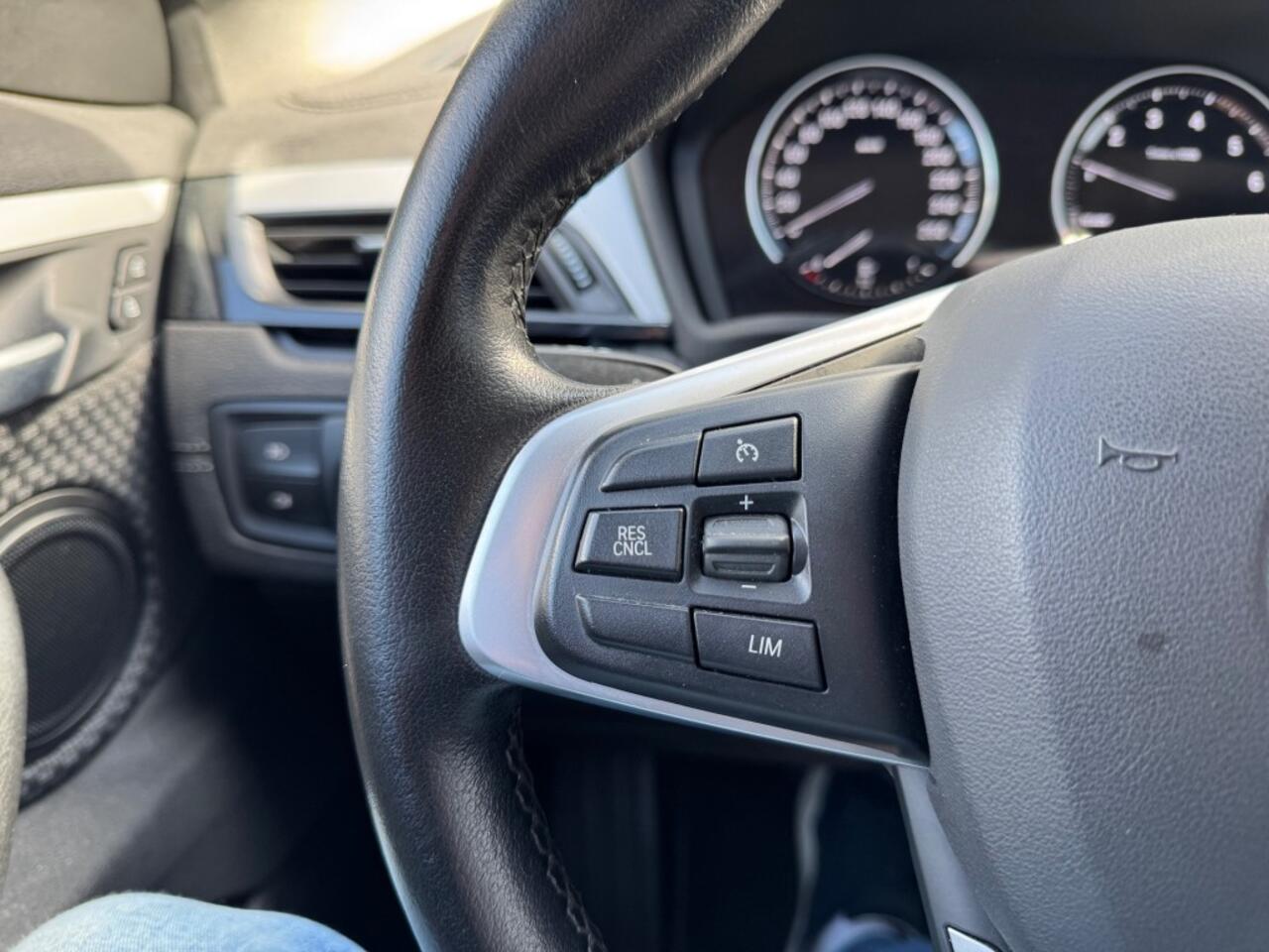 BMW X2 1.8I sDrive Lefhebber Edition - navi - camera - stoelverwarming