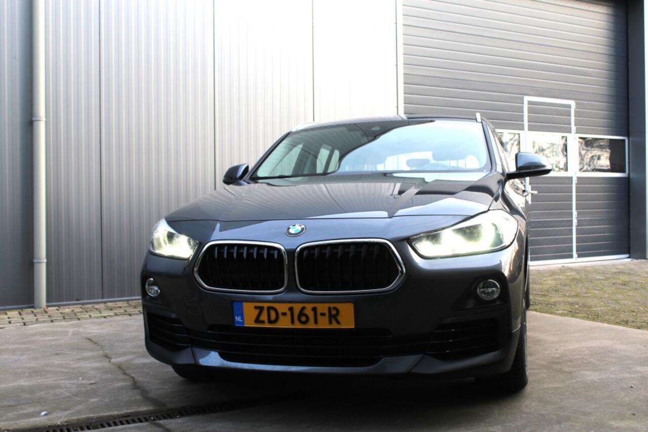 BMW X2 sDrive18i Executive / Elektr Achterklep / Navigatie / LMV
