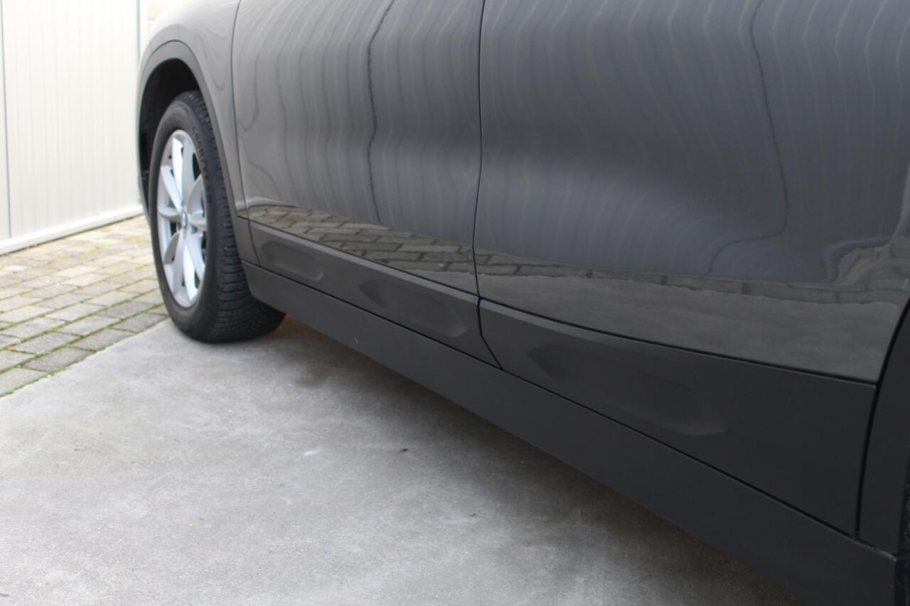 BMW X2 sDrive18i Executive / Elektr Achterklep / Navigatie / 1700 KG tr