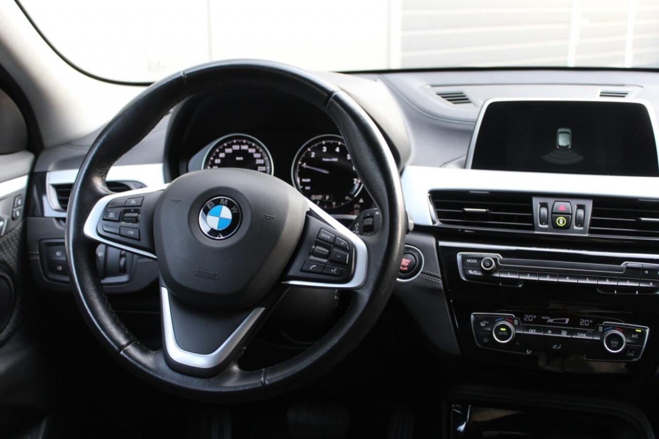 BMW X2 sDrive18i Executive / Elektr Achterklep / Navigatie / 1700 KG tr