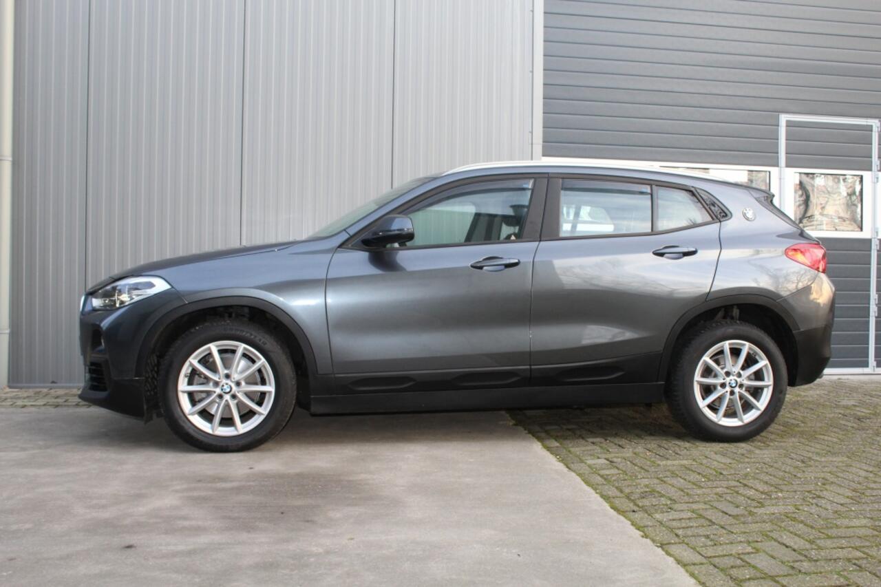 BMW X2 sDrive18i Executive / Elektr Achterklep / Navigatie / 1700 KG tr