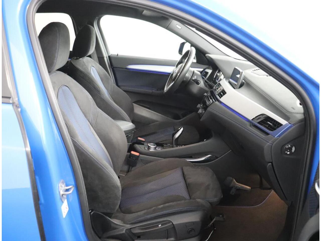 BMW X2 SDrive18i High Executive | Automaat | M-sport | 360° sensoren | Stoelverwarming | Navigatie