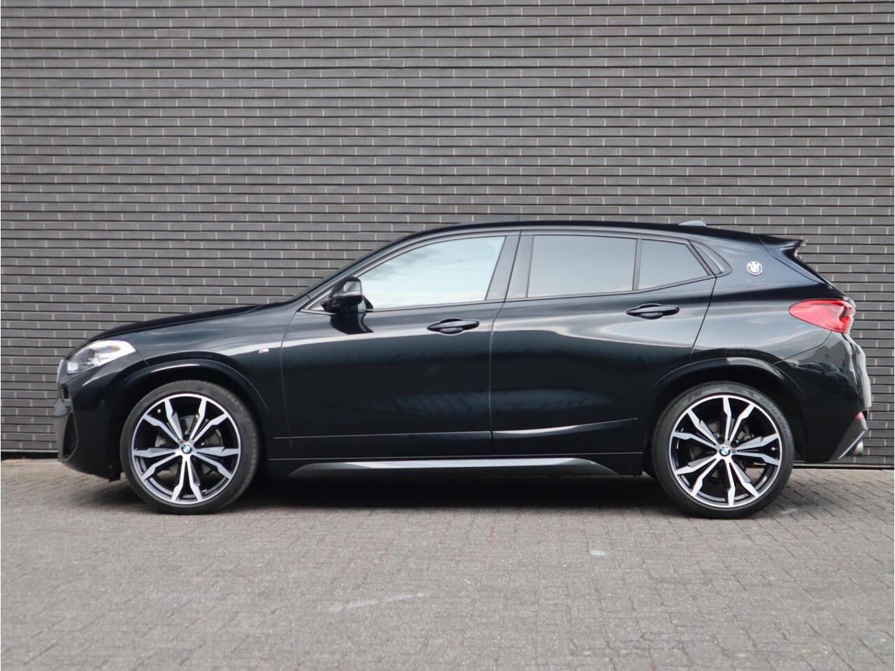 BMW X2 sDrive18i High Executive M Sport Automaat / Head up / Panoramadak / 19 Inch / HiFi
