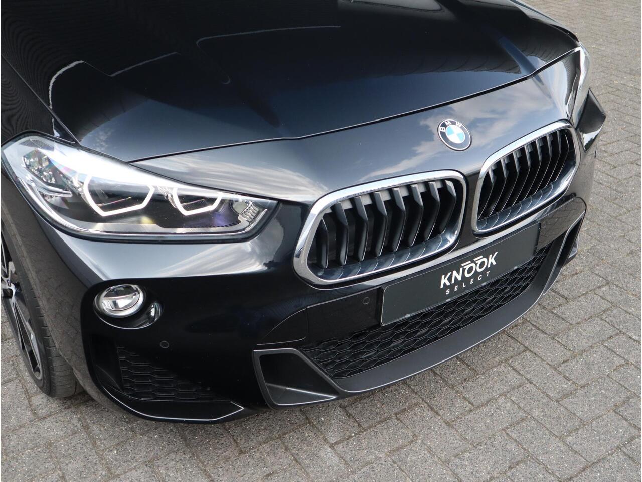 BMW X2 sDrive18i High Executive M Sport Automaat / Head up / Panoramadak / 19 Inch / HiFi