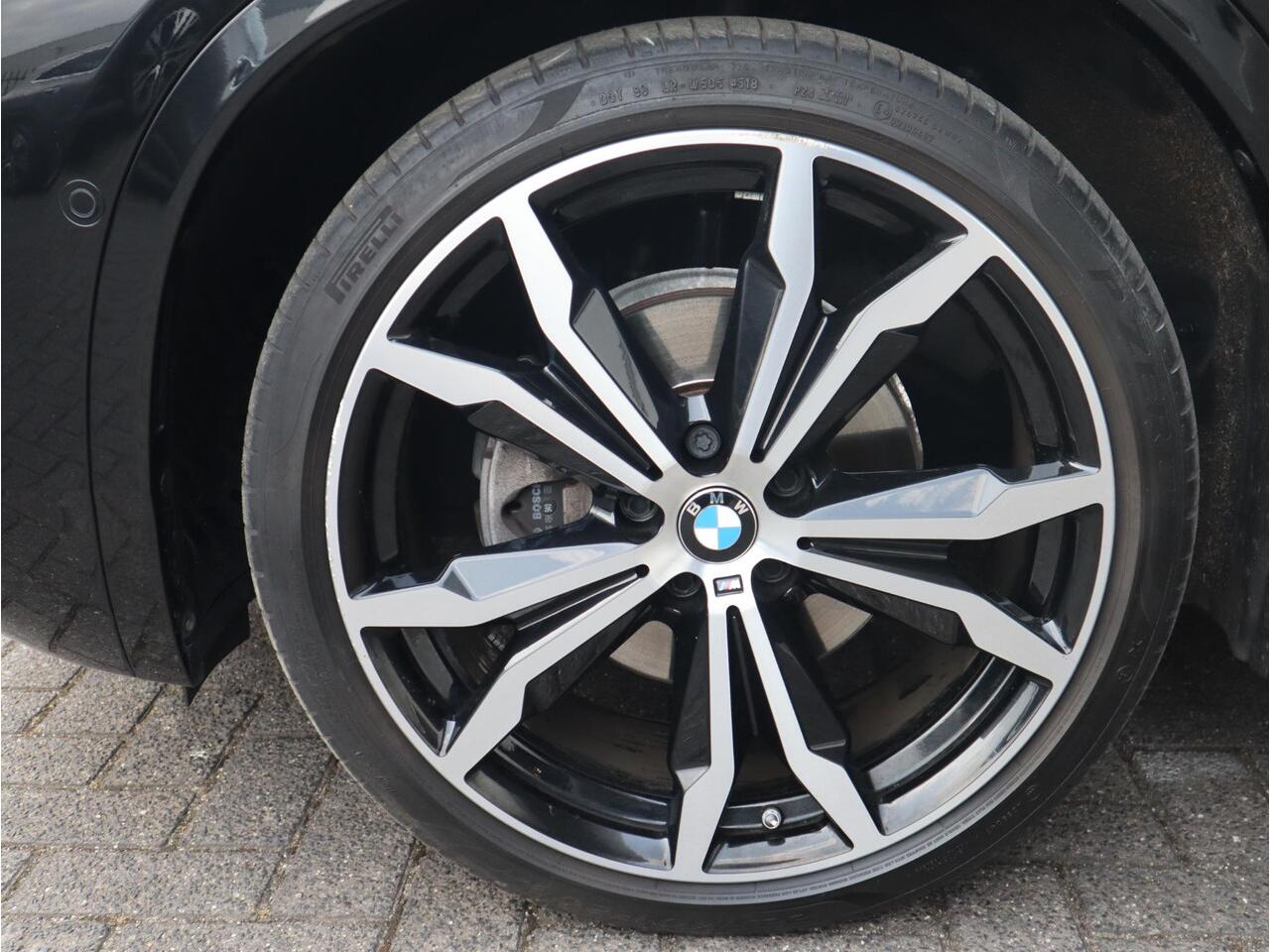 BMW X2 sDrive18i High Executive M Sport Automaat / Head up / Panoramadak / 19 Inch / HiFi