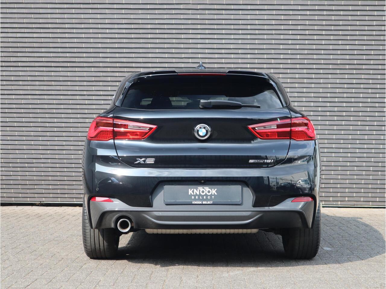 BMW X2 sDrive18i High Executive M Sport Automaat / Head up / Panoramadak / 19 Inch / HiFi