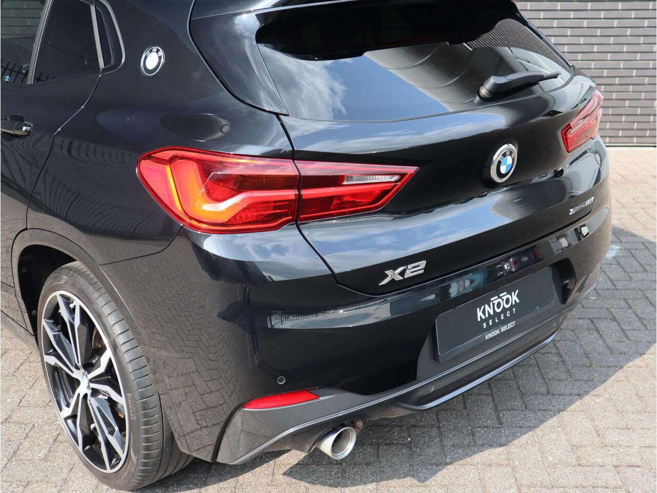 BMW X2 sDrive18i High Executive M Sport Automaat / Head up / Panoramadak / 19 Inch / HiFi