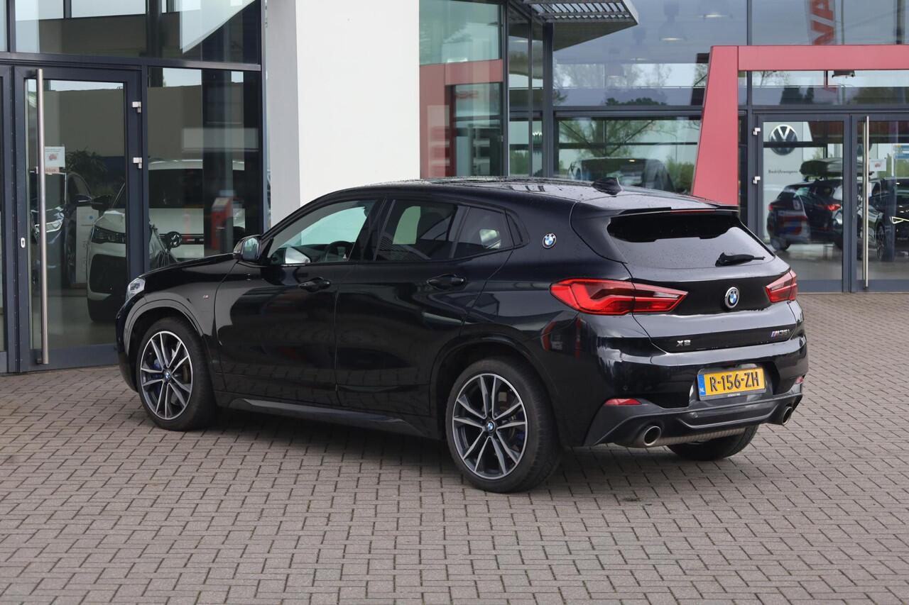 BMW X2 M35i High Executive Edition 306PK / 225kW, 19" LMV, full LED verlichting, privacy glas, vol lederen bekleding, Harman & Kardon geluidssysteem, zwart schaal sportstoelen, panoramadak, verlengbare zitting, stoelverwarming, stuurverwarming, digital cockpit, 