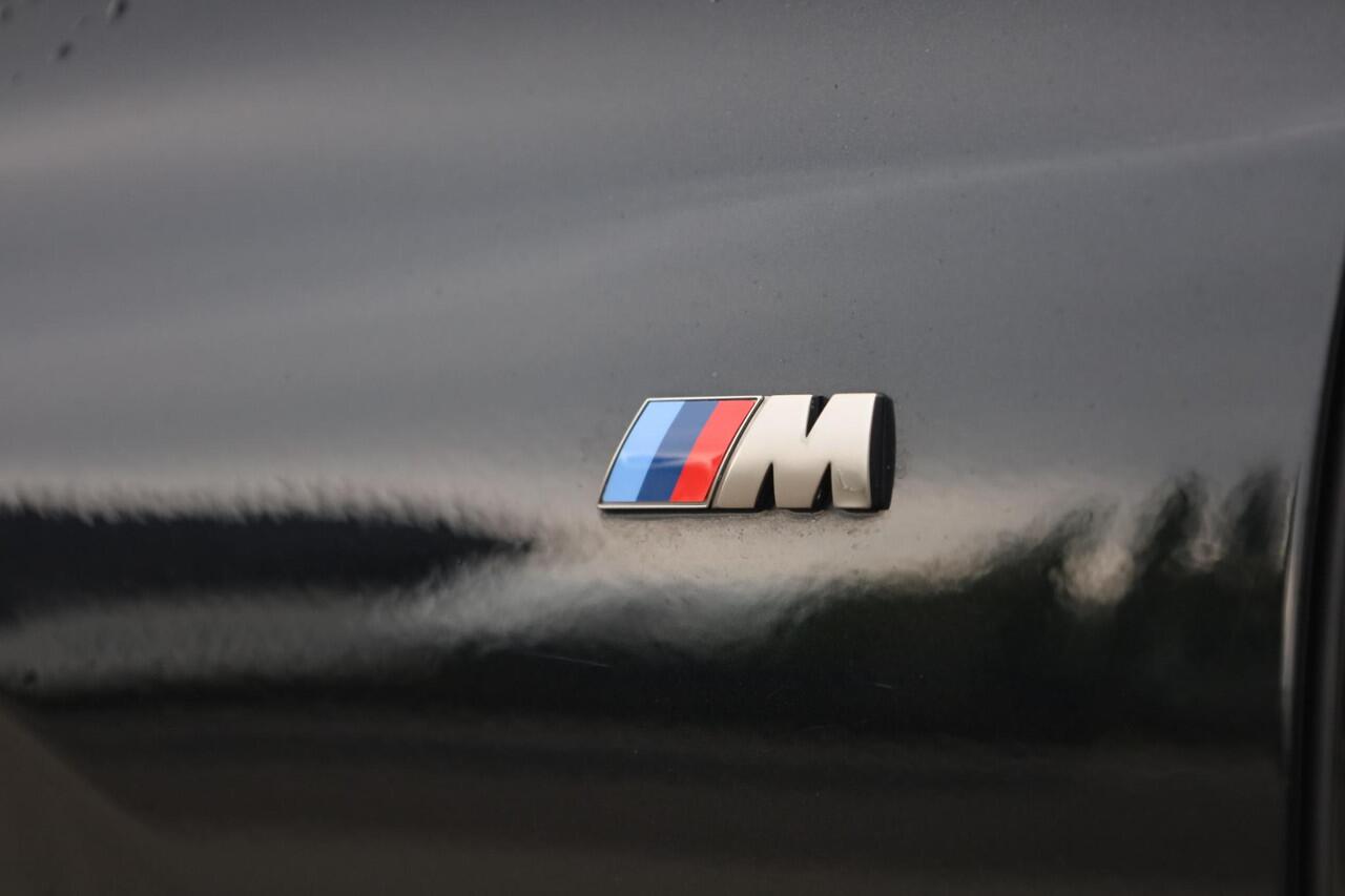 BMW X2 M35i High Executive Edition 306PK / 225kW, 19" LMV, full LED verlichting, privacy glas, vol lederen bekleding, Harman & Kardon geluidssysteem, zwart schaal sportstoelen, panoramadak, verlengbare zitting, stoelverwarming, stuurverwarming, digital cockpit, 