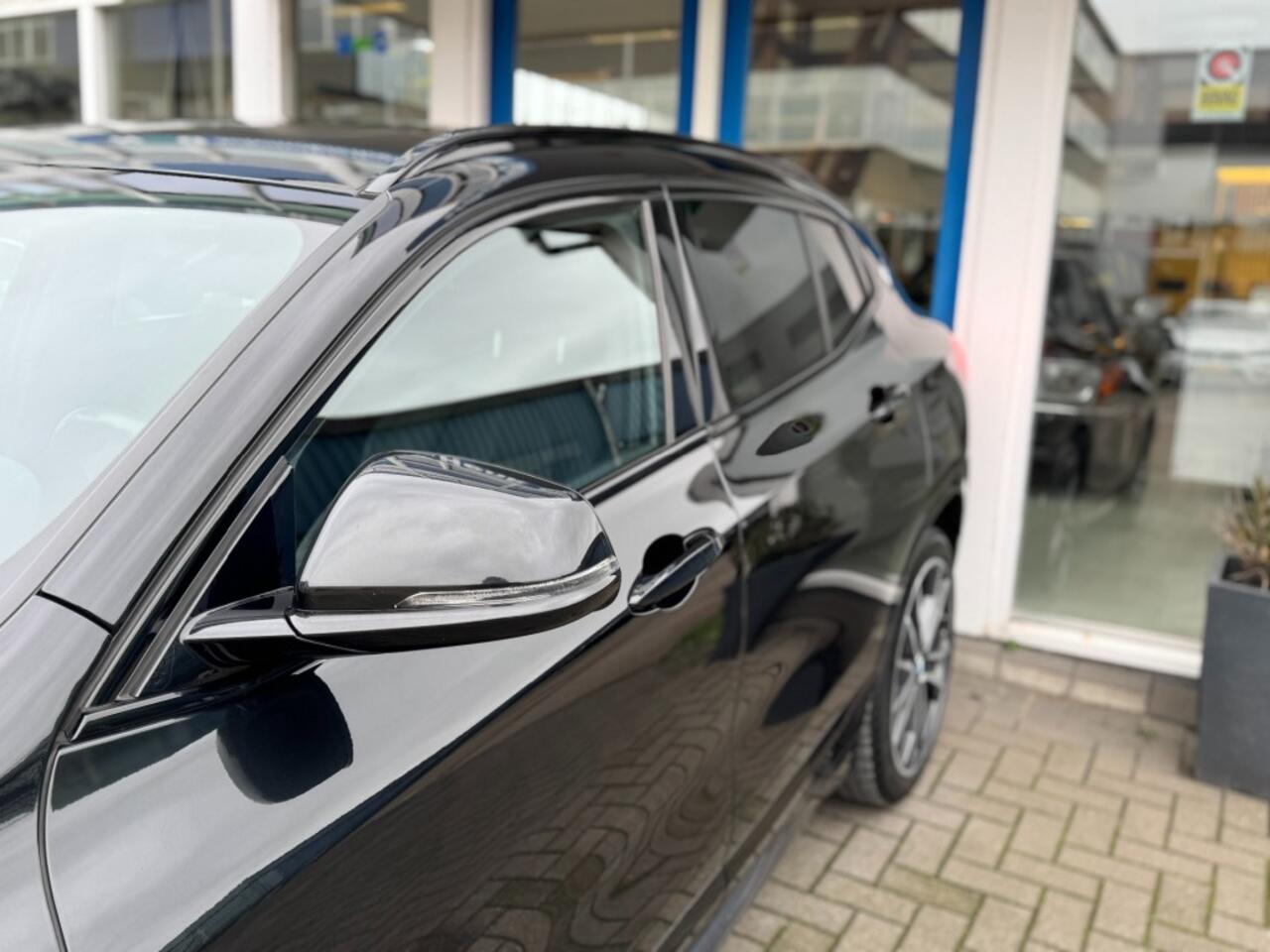 BMW X2 X2 sDrive20i High Executive Msport I Panorama I Leer I Stoelverw. I Camera