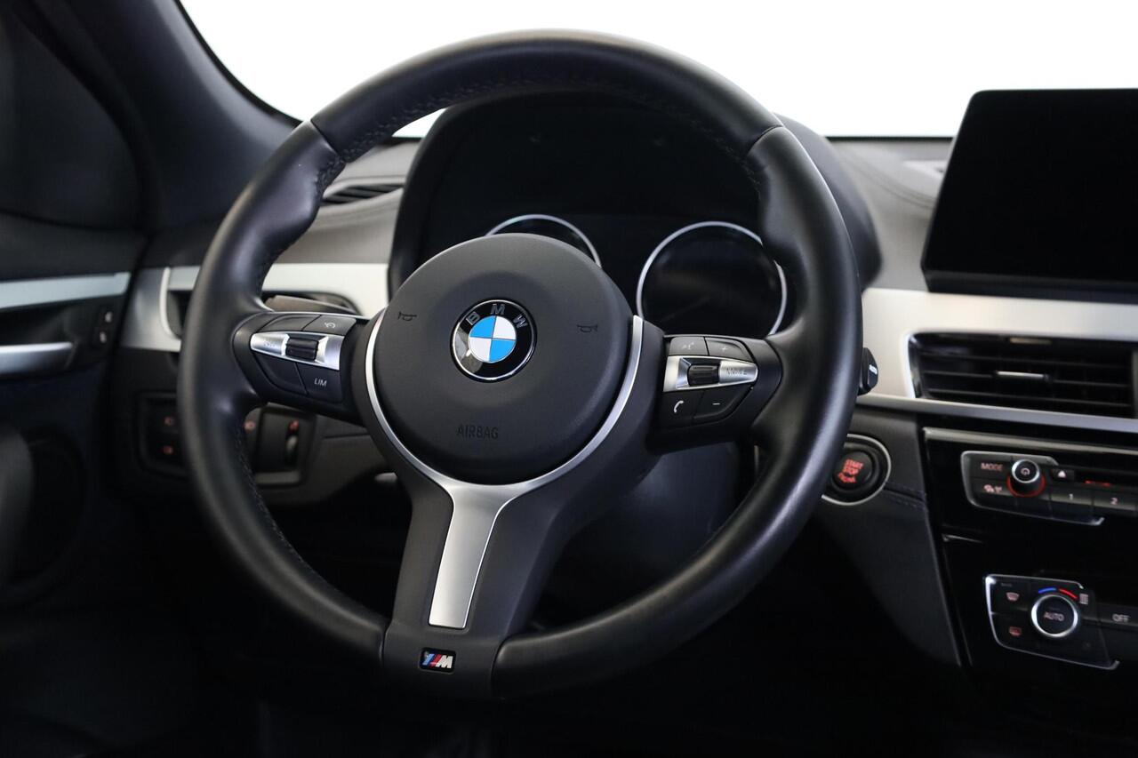 BMW X2 sDrive20i Executive Edition | M Sport | Achteruitrijcamera | Trekhaak | Stoelverwarming | Head-up Display