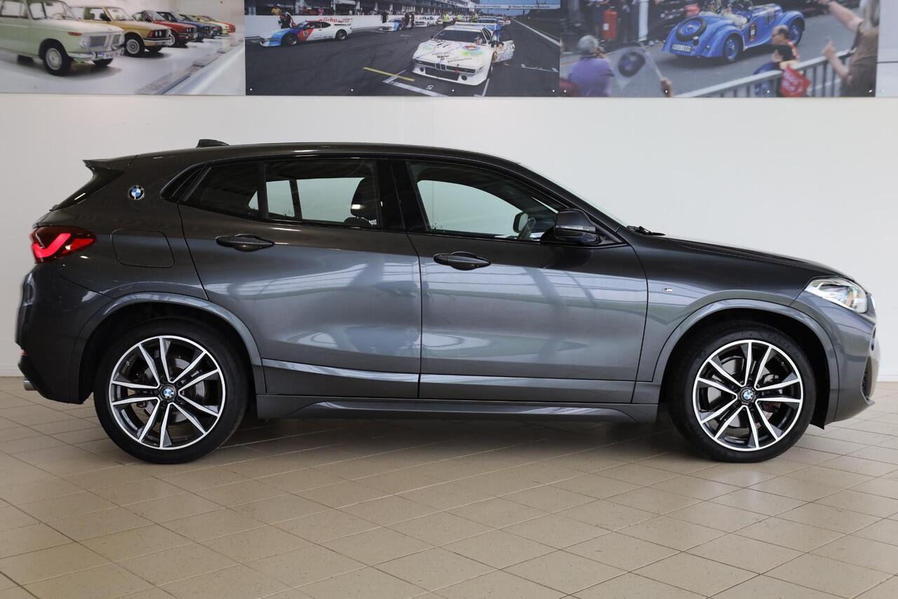 BMW X2 sDrive20i Executive Edition | M Sport | Achteruitrijcamera | Trekhaak | Stoelverwarming | Head-up Display