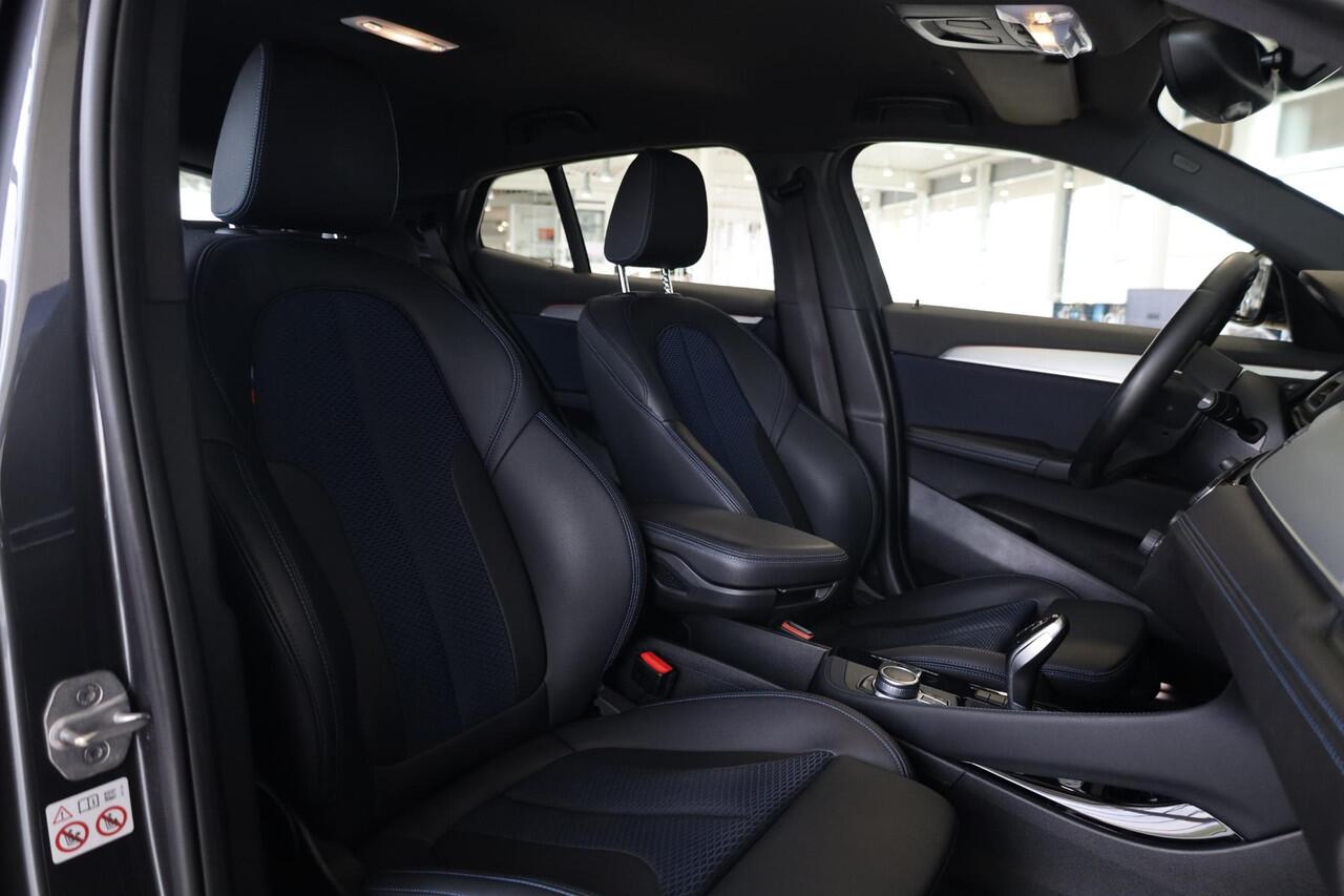 BMW X2 sDrive20i Executive Edition | M Sport | Achteruitrijcamera | Trekhaak | Stoelverwarming | Head-up Display