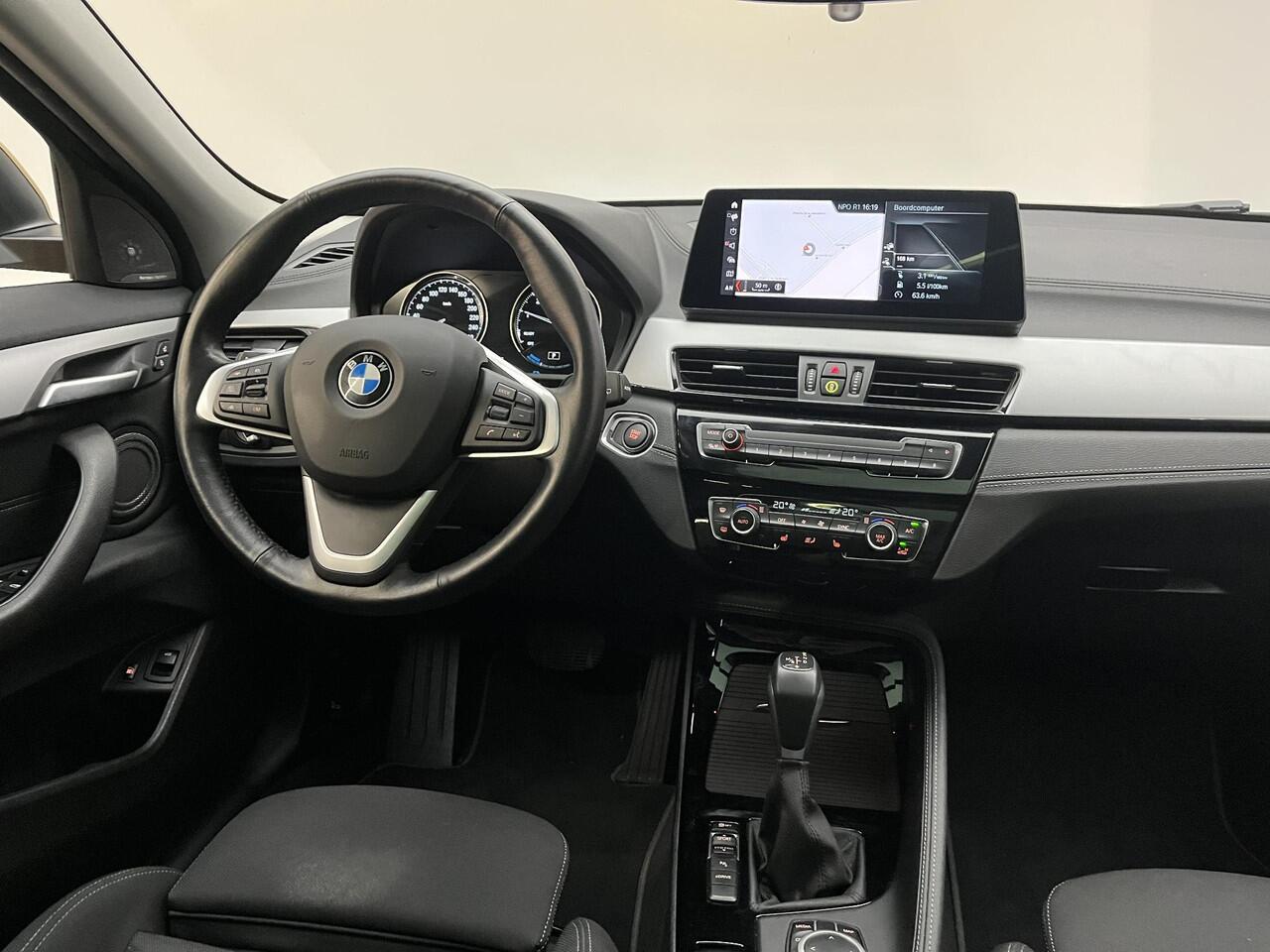 BMW X2 xDrive25e Executive | Panoramadak |