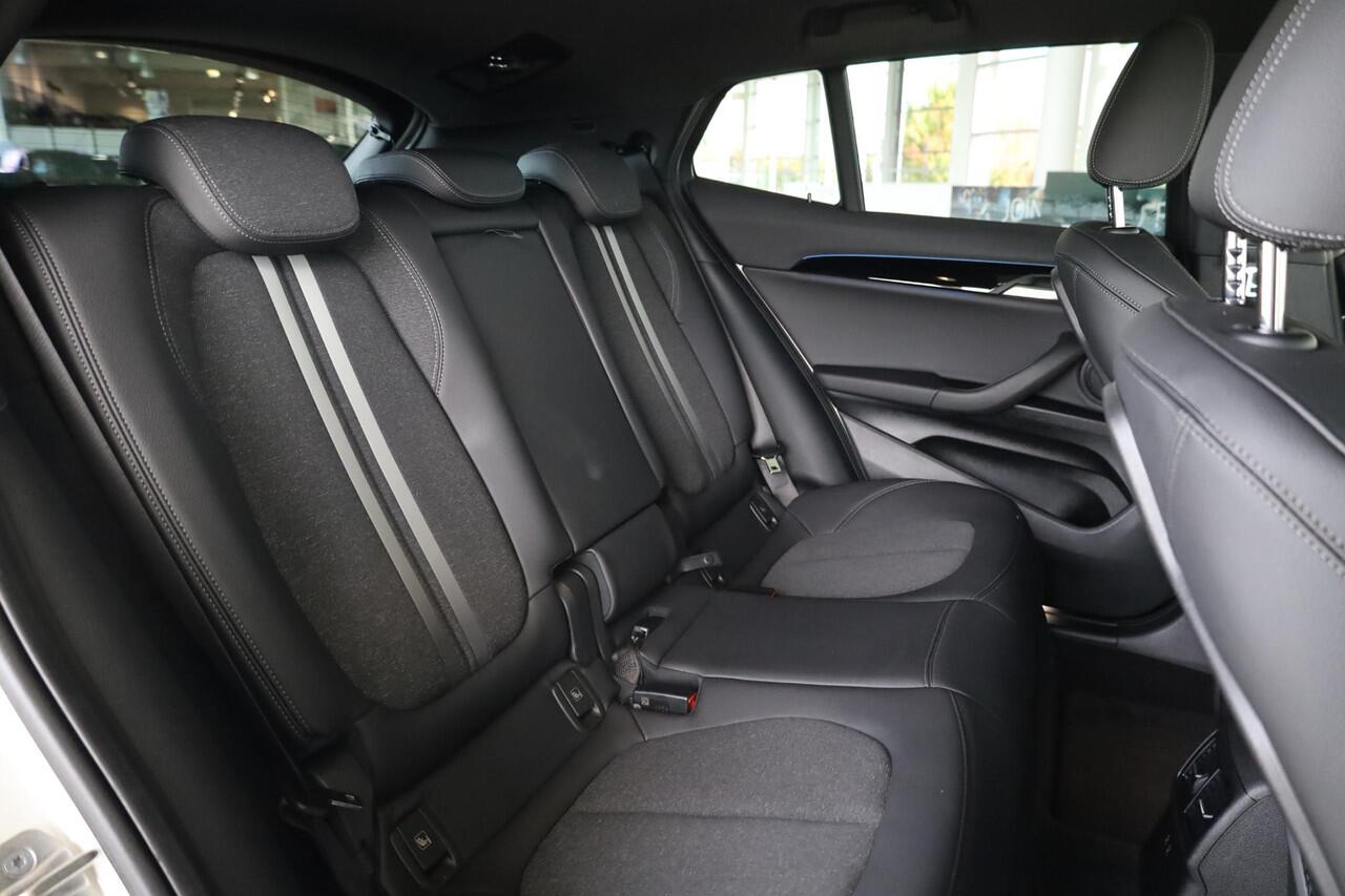 BMW X2 xDrive25e | M Sportpakket | Panorama Dak | Stoelverwarming