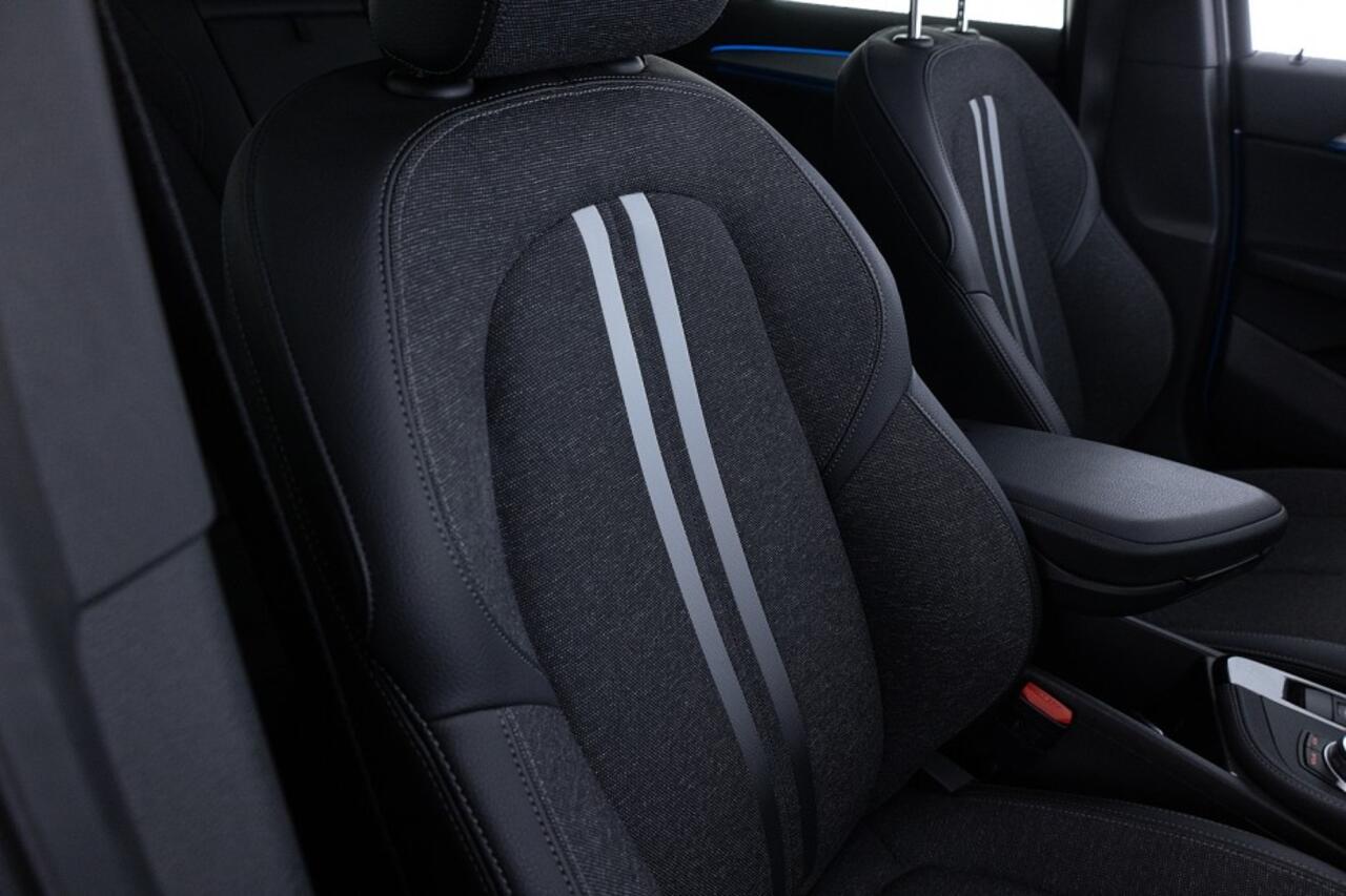 BMW X2 xDrive25e High Executive M-Sport | PANORAMADAK | Half LEDER | Full LED | PHEV Plug-in Hybrid