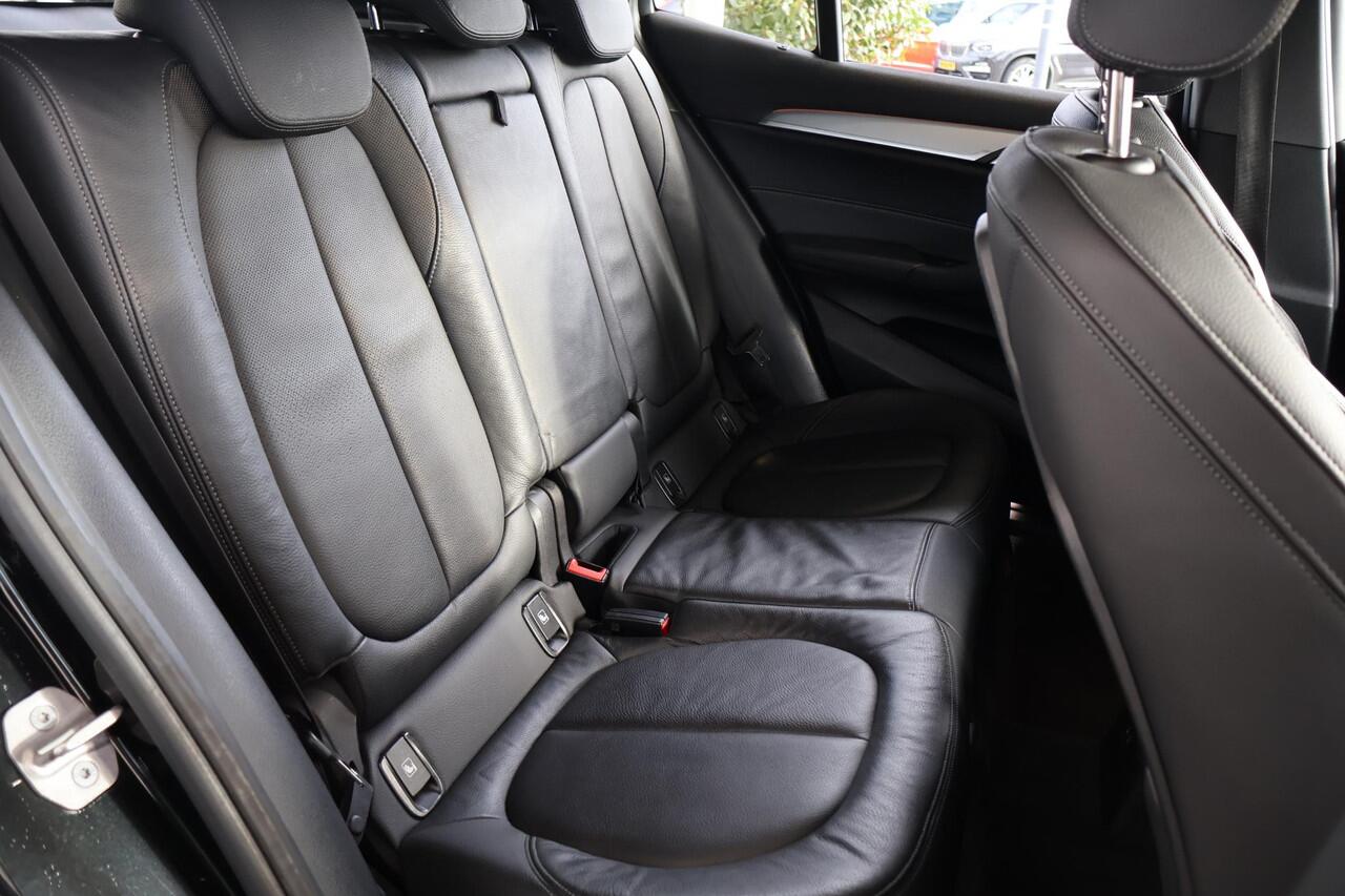 BMW X2 sDrive20i High Executive | Voorstoelen Verwarmd | Apple Carplay | HiFi