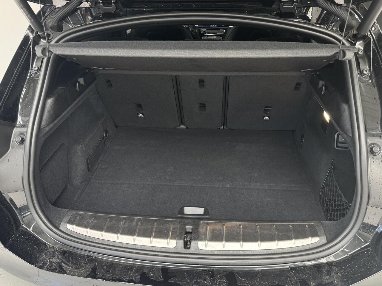 BMW X2 xDrive25e Executive | M Sport | Stoelverwarming | Panoramadak | Achteruitrijcamera | Navigatie |