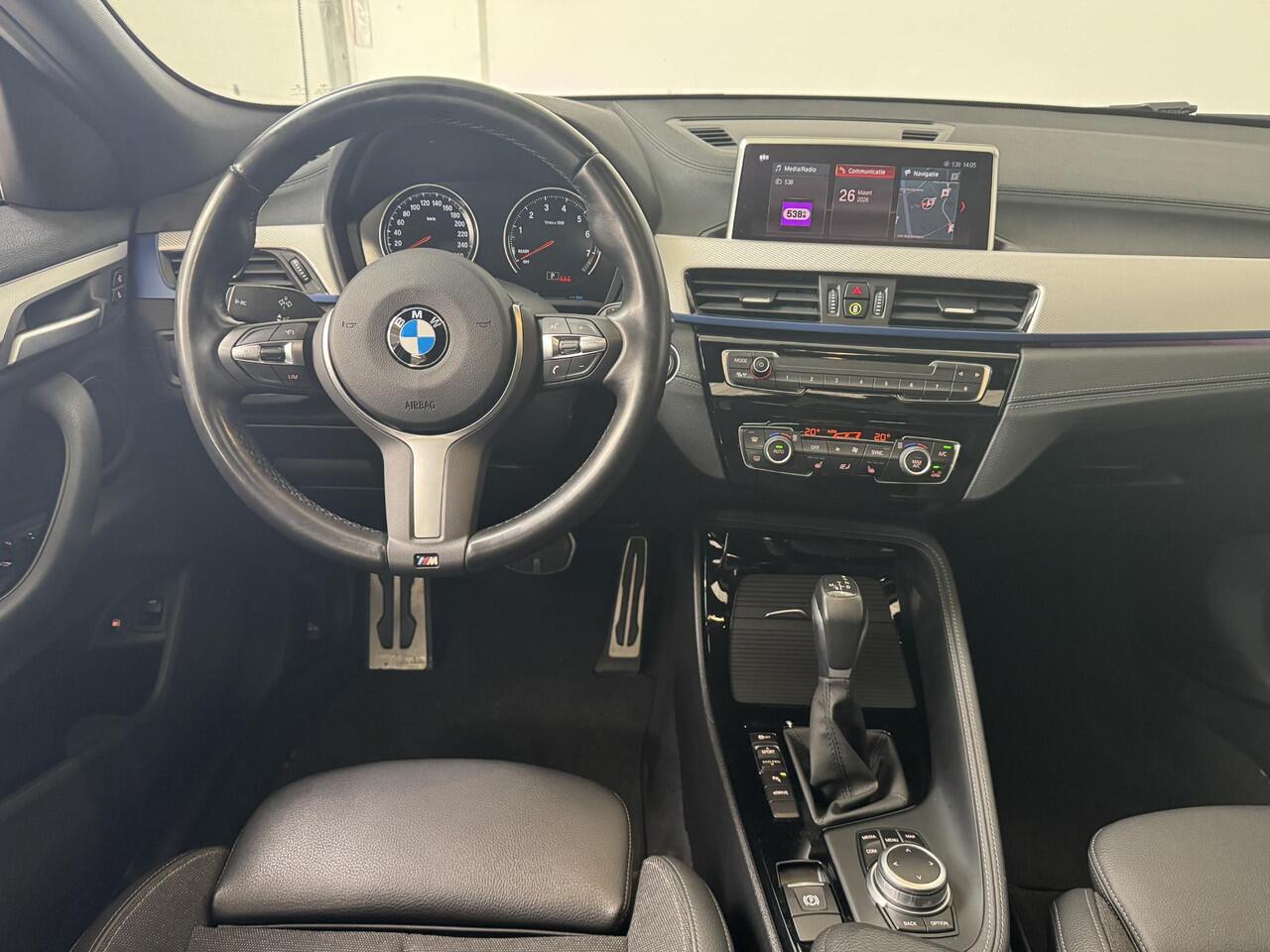 BMW X2 xDrive25e Executive | M Sport | Stoelverwarming | Panoramadak | Achteruitrijcamera | Navigatie |