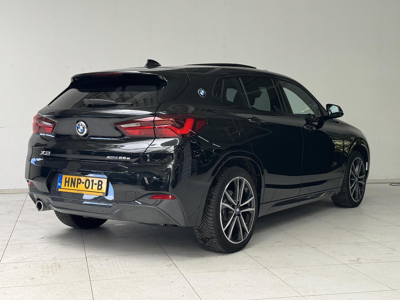 BMW X2 xDrive25e Executive | M Sport | Stoelverwarming | Panoramadak | Achteruitrijcamera | Navigatie |